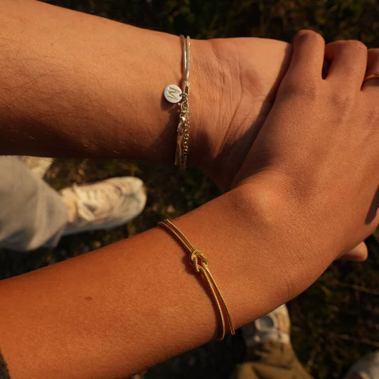 Liebesknoten Amband in 925er Silber als Paar Partnerarmband vergoldet mit Wunschbuchstabe