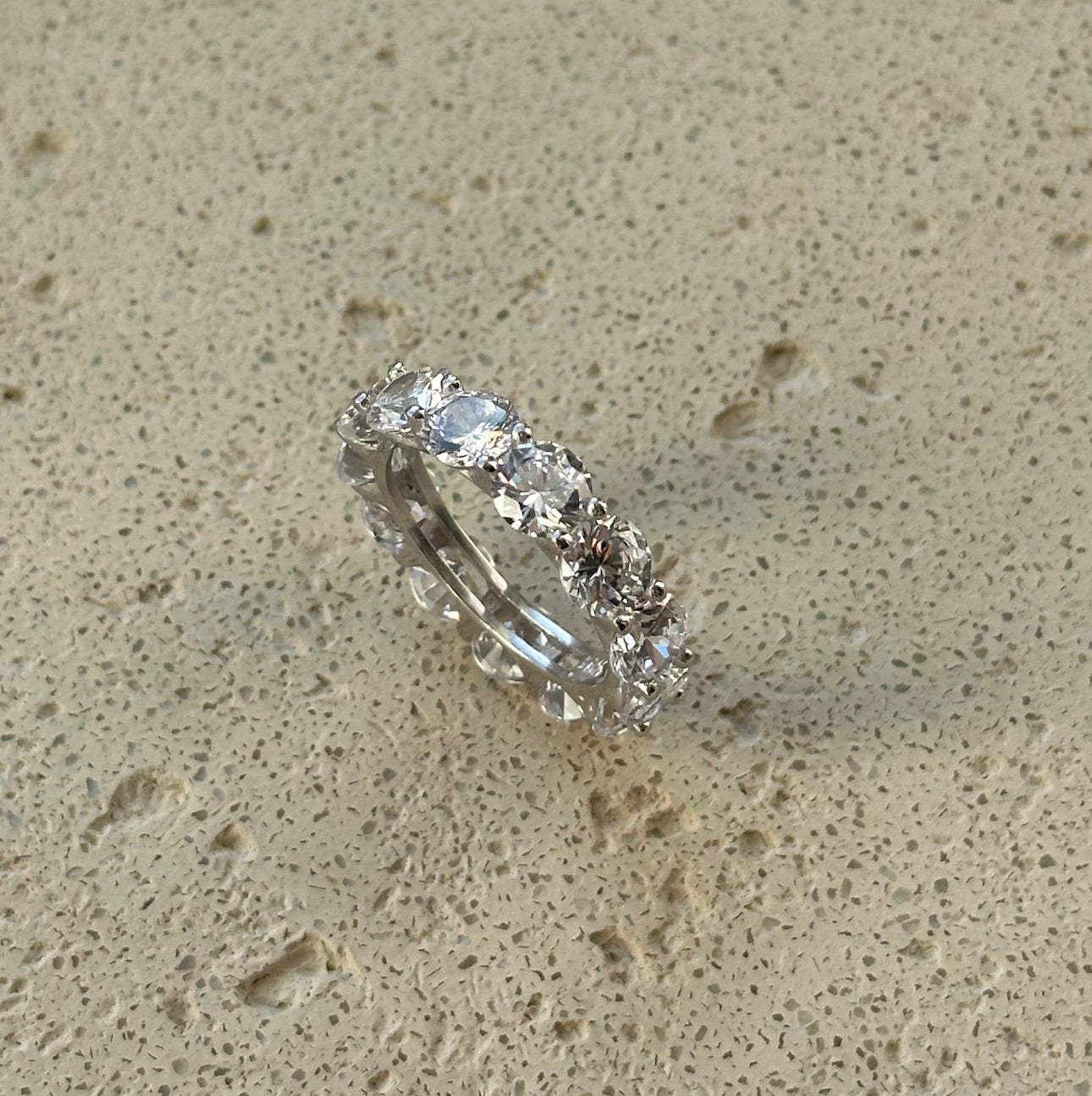 BIG STONE Memoire Ring 925er Silber rhodiniert mit Zirkonia Steinen