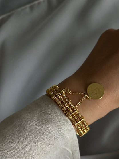 Dorika Armreifen Kelepce 22k Vergoldet mit Resat Münze