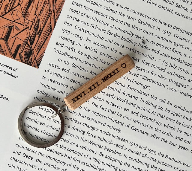 Schlüsselanhänger aus Holz mit Gravur Wunschgravur Barren