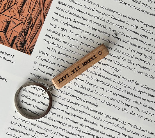 Schlüsselanhänger aus Holz mit Gravur Wunschgravur Barren